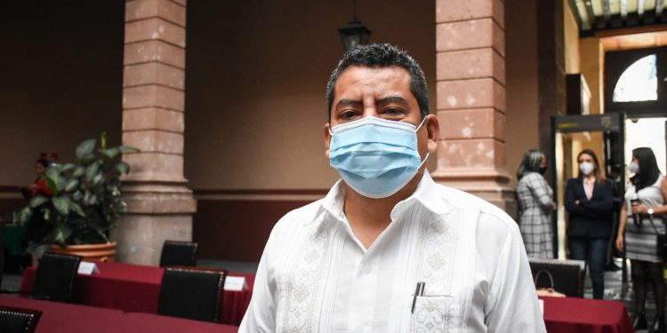 Reconoce Ángel Custodio esfuerzo de migrantes al inyectar recursos al país vía remesas familiares