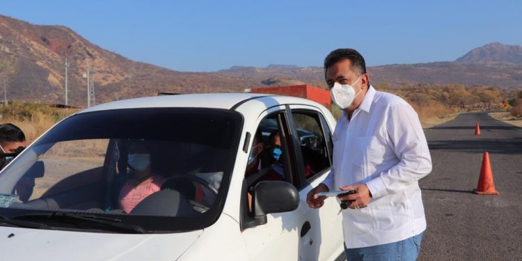 Colocan filtro sanitario en entrada a Acahuato