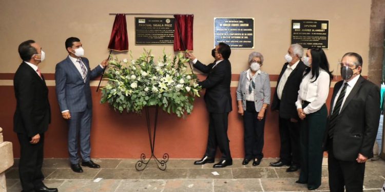 Encabeza Gobernador Develación de placa en honor a Pascual Sigala