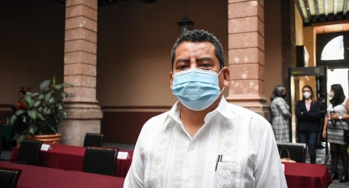 A frenar incrementos en productos de la canasta básica y servicios demanda Ángel Custodio