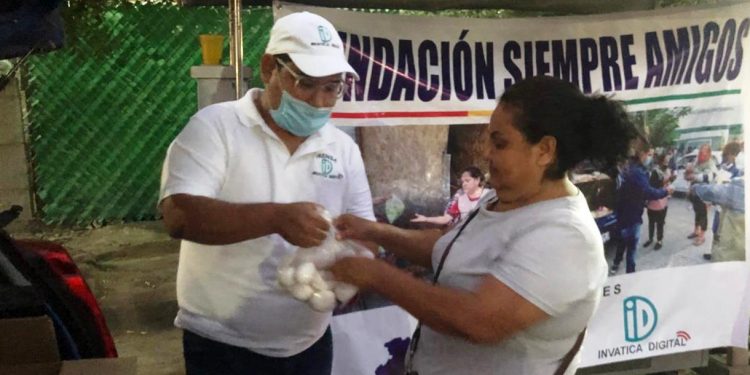 Fundación siempre amigos entrega alimentos a 20 colonias de Apatzingán: Alfredo López Garibay