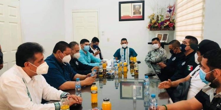 En Apatzingán el Mercado municipal sólo abrirá para venta de canasta básica