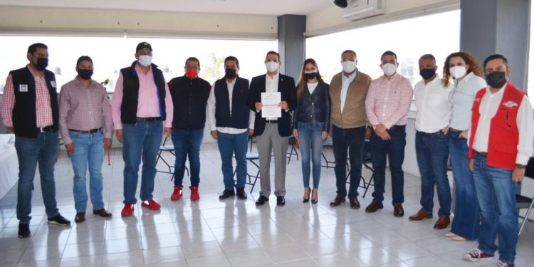 Eduardo Orihuela se registró como aspirante a precandidato a diputado federal