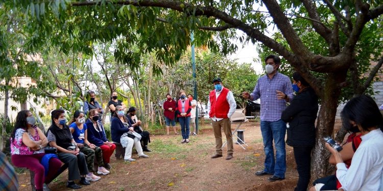 Eduardo Orihuela Estefan recorre colonias de Morelia