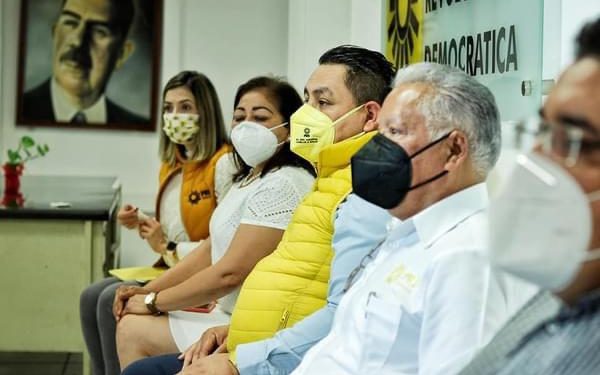 Llama Víctor Manríquez a mantener en alto la voz del PRD