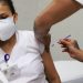Suman 8 mil 983 trabajadores con primera dosis contra COVID-19