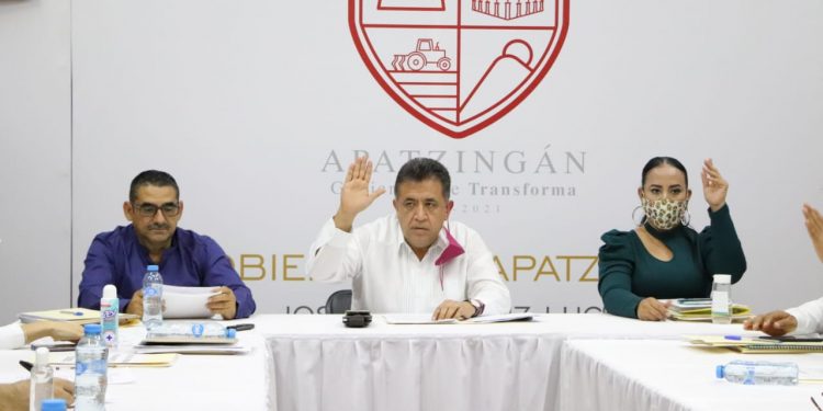 La presea “Amalia Solórzano Bravo” será para el personal femenino del sector salud