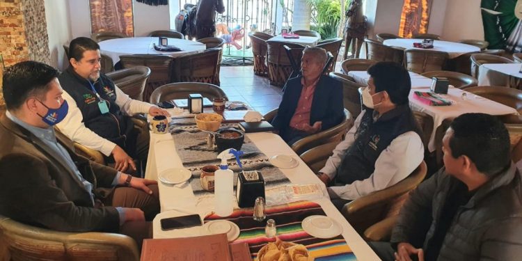 Sostienen reunión de trabajo autoridades educativas estatales con el sindicato del CECyTEM