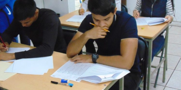 Aplicó el IMCED su examen intersemestral de admisión