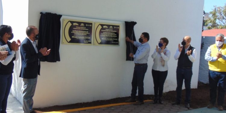 Entregan techumbre en el IMCED