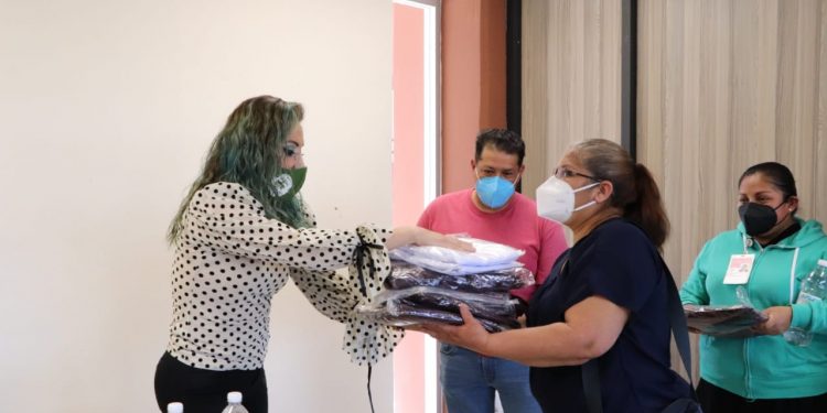 Dona UTM overoles a personal de salud del ISSSTE