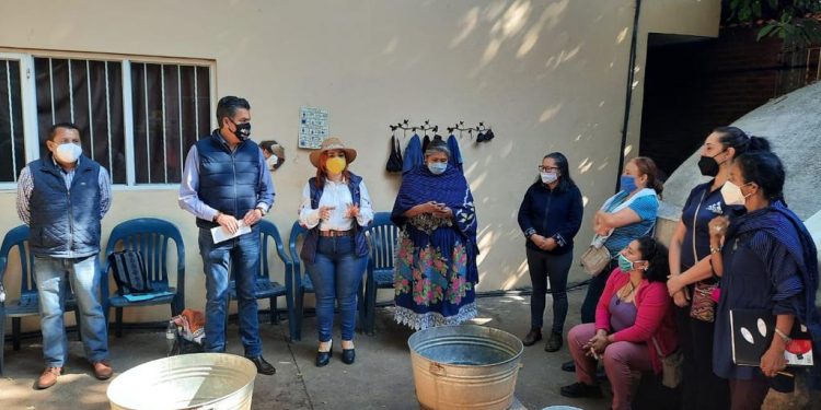 Brinda Gobierno estatal apoyo a la medicina tradicional