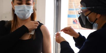 Aplicadas más de mil 500 vacunas contra COVID-19 a personal de salud
