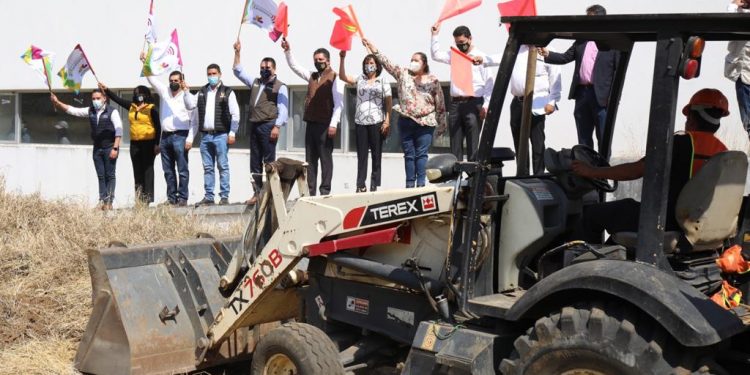 Invierten 97 mdp en obras para educación media superior y superior en Uruapan