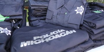 Inicia SSP entrega de más de 5 mil uniformes a personal operativo de la Policía Michoacán