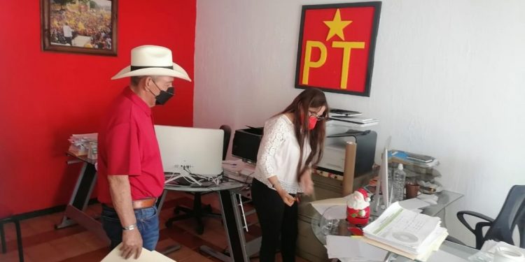 Renuncia diputado Salvador Arvizu al Partido del Trabajo