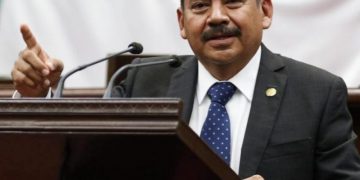 Garantizar atención y abasto de medicamentos a pacientes con cáncer demanda Ángel Custodio