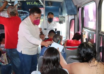 JLC supervisa cumplimiento de medidas anti Covid-19 en el transporte público