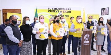 La Ley es clara, las candidaturas deben ser 50 por ciento mujeres y 50 por ciento hombres: Víctor Manríquez