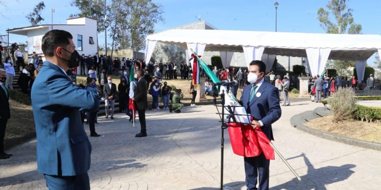 Encabeza Armando Hurtado conmemoración del Día de la Bandera