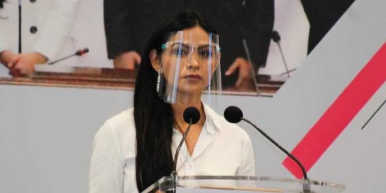 Araceli Saucedo Reyes abanderada del PRD a la alcaldía de Salvador Escalante