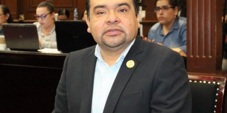 Tony Martínez cumple encomienda con trabajo legislativo y gestión a favor de los ciudadanos