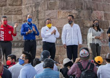 Dirigentes nacionales del PRI, PAN y PRD, arropan a Carlos Herrera y le toman protesta como candidato a Gobernador