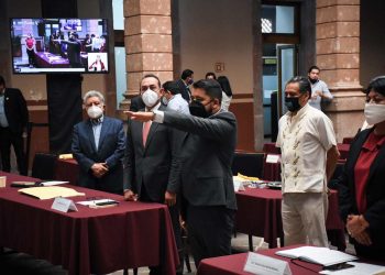 Aprueban licencias a nueve diputados y a la contralora interna del Poder Legislativo.