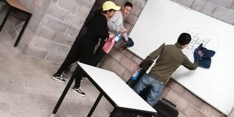 Estudiantes del CEMSaD de San Lorenzo realizan trabajo social en su comunidad