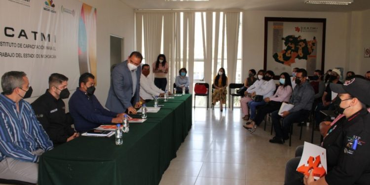 Certifican competencias laborales del personal del Icatmi