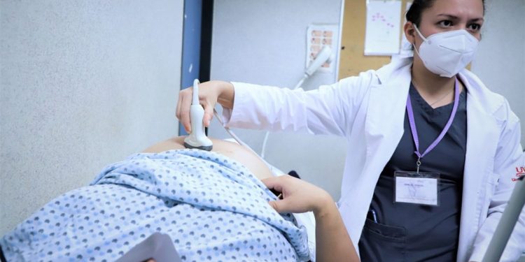 Llama SSM a identificar signos de alarma durante embarazo