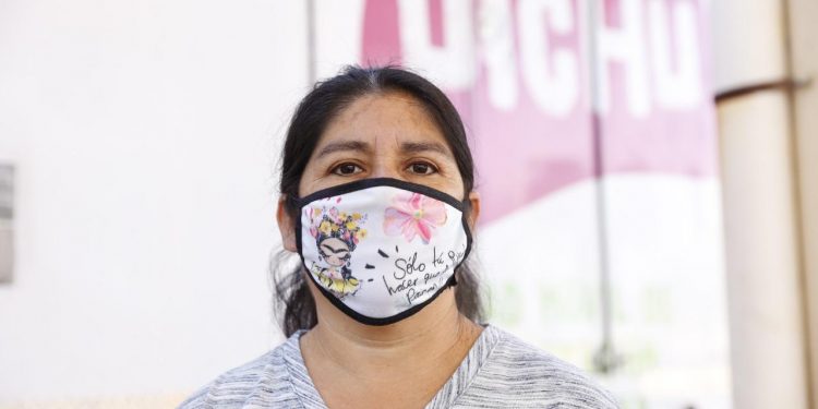 Uichu” contribuye a que menos perritos y gatitos sigan en la calle: beneficiaria