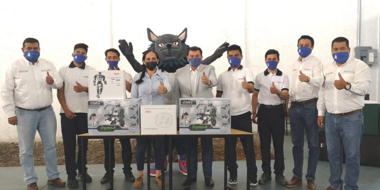 Se preparan estudiantes del Cobaem para torneo mundial de robótica