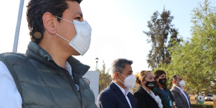 Docentes de la UTM capacitan a personal del CECyTEM