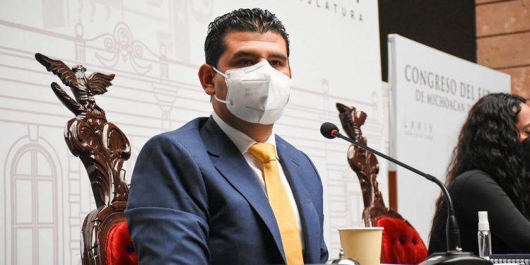 Congreso legisla con perspectiva de género: Octavio Ocampo