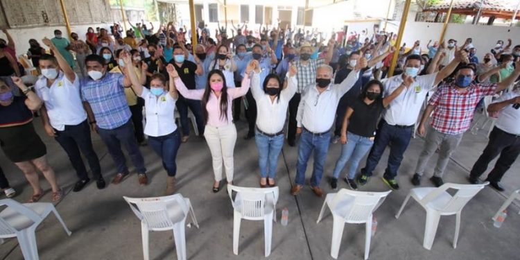 Cierran filas PRD y PRI con Laura Carmona por el Ayuntamiento de Lázaro Cárdenas