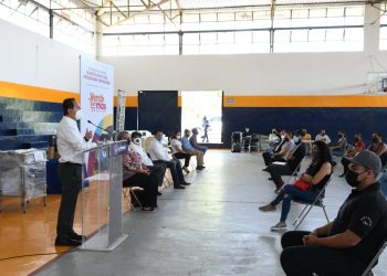 Entregan Sedeco y Ayuntamiento de La Piedad apoyos de Vende Más a 20 negocios