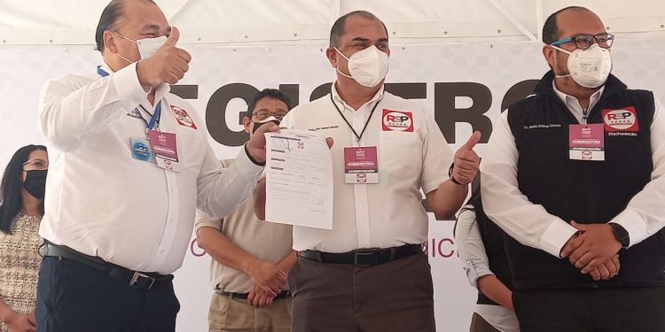 Sé cómo hacer para llevar a Michoacán al progreso: Alberto Sánchez Martínez.