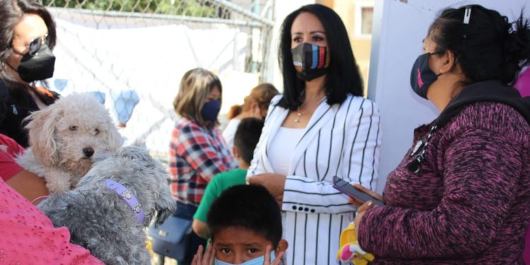 Apuesta Lucila Martínez por la cercanía con la sociedad