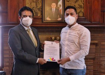 Entrega Armando Hurtado nombramiento a encargado del IAM