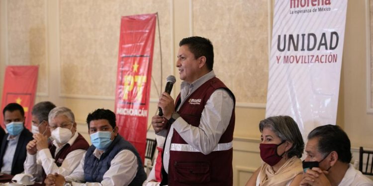 Liderazgos de morena muestran respaldo a Raúl Morón Orozco.  Presidentes municipales, alcaldes, senadores y diputados dan espaldarazo.