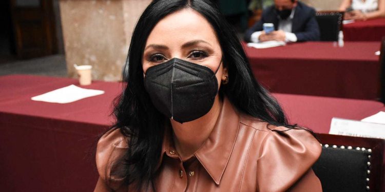 Licencias permanentes, un apoyo en tiempos de incertidumbre: Adriana Hernández