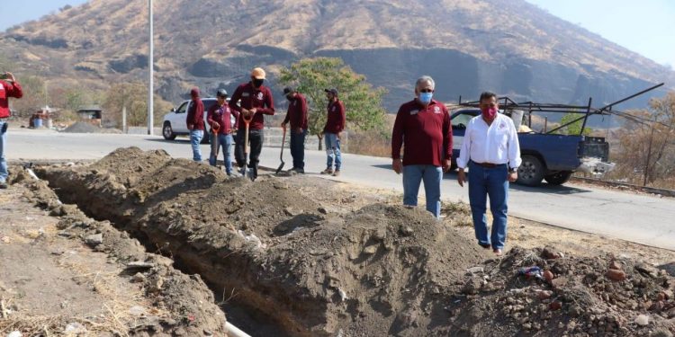 Gobierno de Apatzingán inicia obra de agua potable para 5 colonias