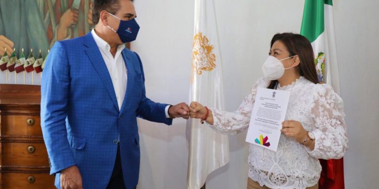 Nombra Gobernador a María del Rosario Cruz como nueva titular del DIF Estatal