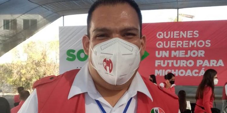 Bladimir González, candidato de la alianza  PRI-PAN-PRD para presidente de Tarímbaro