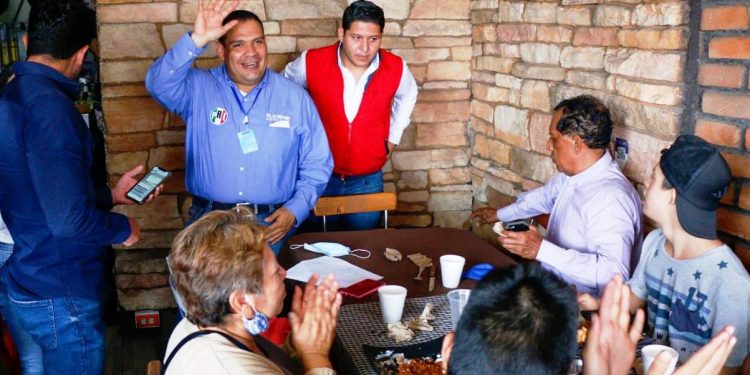 Bladimir González se compromete con emprendedores de Tarímbaro