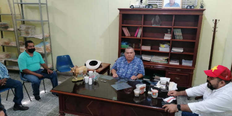 Para que los ganaderos de Apatzingán puedan resurgir, urge devolverles los recursos federales, Paco Huacus