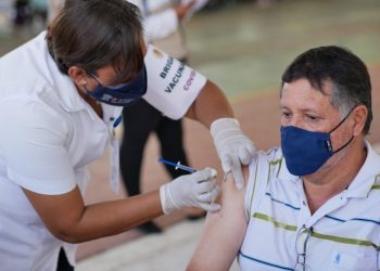 Inicia vacunación con CanSino en 48 municipios de Michoacán