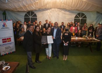 Bedolla firma Pacto por la Primera Infancia