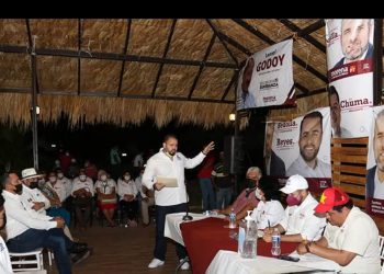 En Múgica el doctor Chuma reconoce a los sectores empresarial y comercial como motor de desarrollo